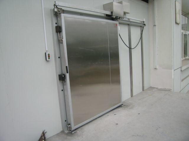 Manual Electrical Sliding door hinged door Walk In Freezer Low Temperature Commercial Cooling Walk In Cooler